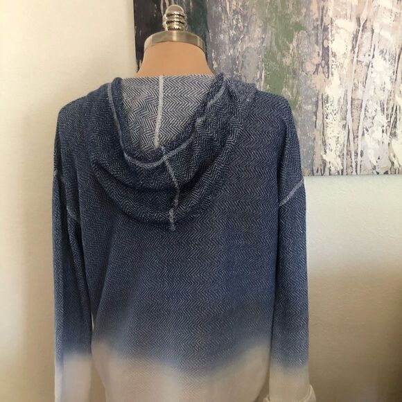 OCEAN DRIVE Blue White Ombré Knit Hoodie Top Pullover - Picture 2 of 8